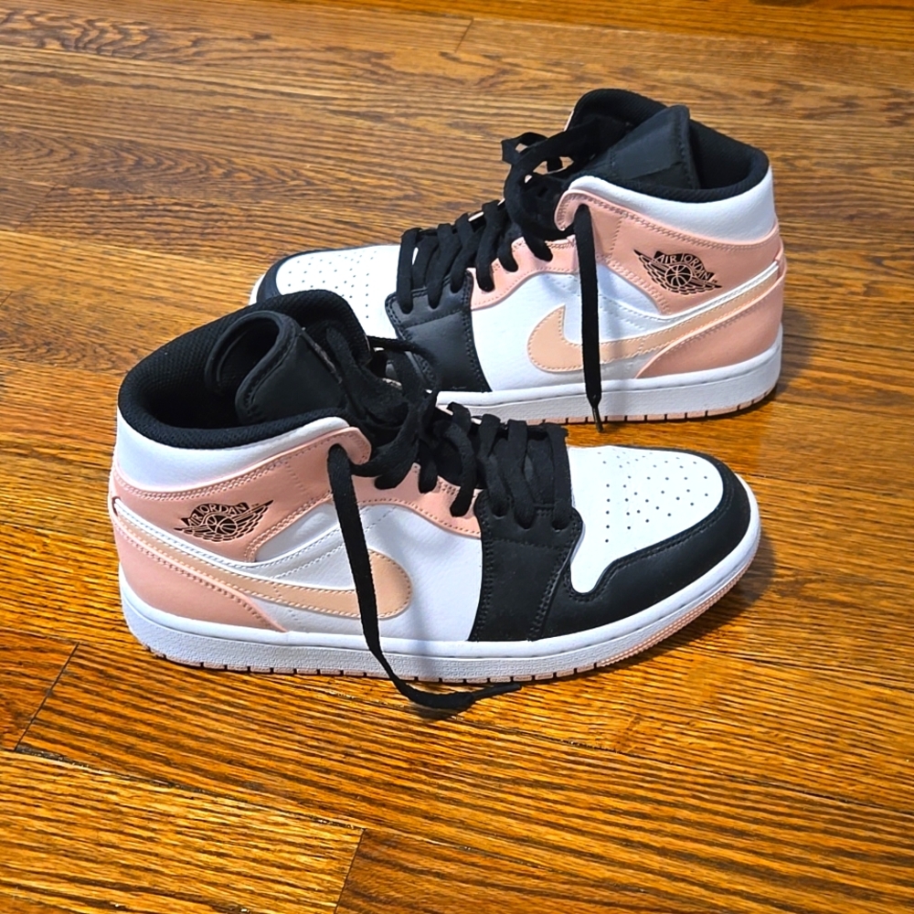 Authentic,  Air Jordan 1 mids